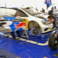 Flash : Classement suspendu au Rallye Wrc Grèce Acropole 2013 Coup de tonnerre en fin d’après-midi à Loutraki. En effet, le Team Citroën a posé une réclamation à l’encontre du Team Volkswagen portant sur un élément de conformité sur les...