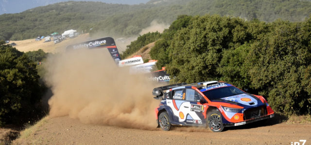 Hyundai Motorsport peut enfin souffler, la voilà enfin cette première victoire tant attendue cette saison ! Tänak malgré un Ogier sur ses traces a réussi à tenir bon pour s’imposer […]