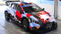 Après la présentation officielle de la livrée 2026 de la Hyundai i20 Rally1 le 15 janvier, puis une modification le lendemain, la « déco » a de nouveau évolué et semble cette [&hellip;]